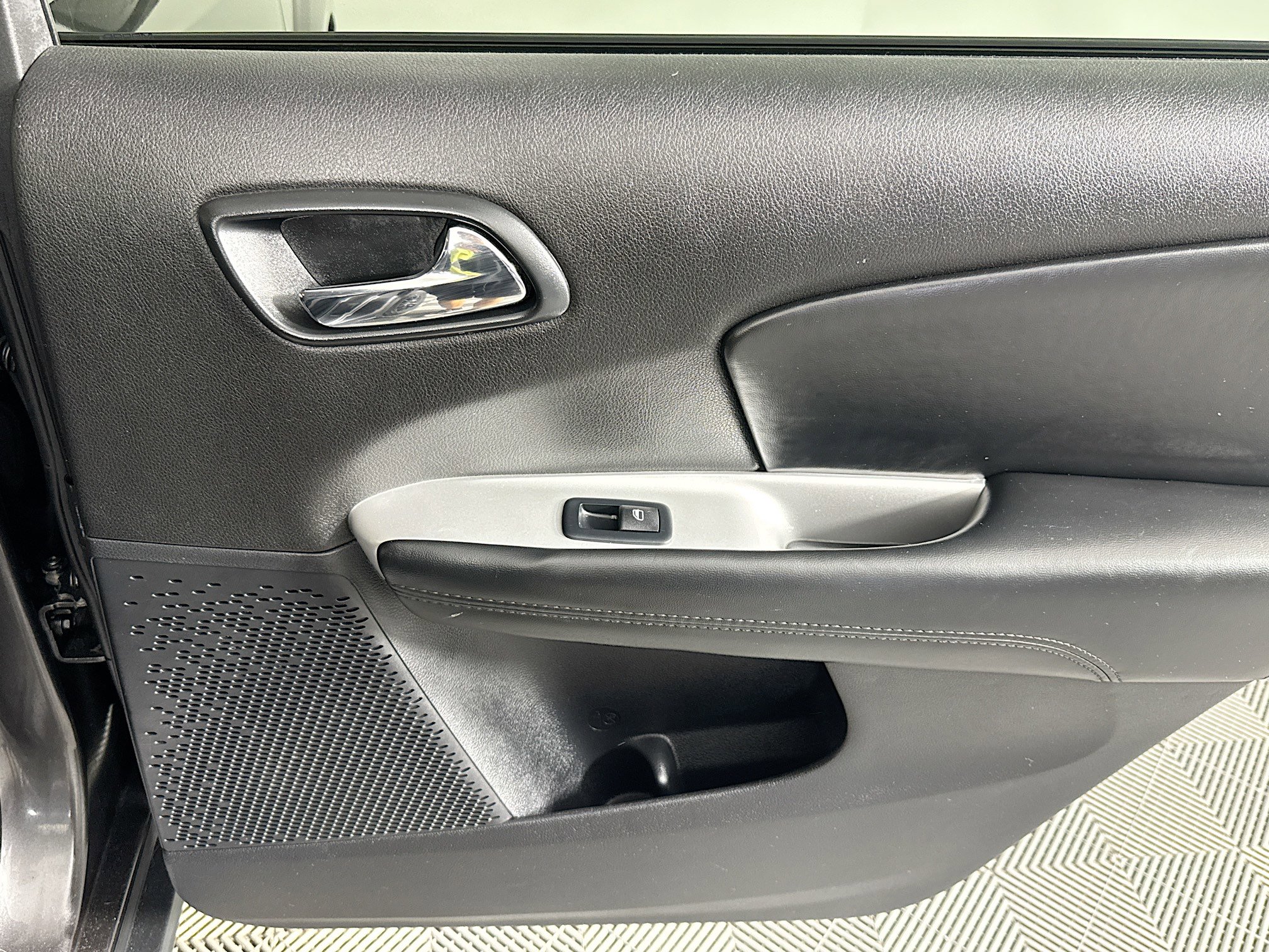 Used 2020 Dodge Journey SE w/ SE Popular Equipment Group image 27