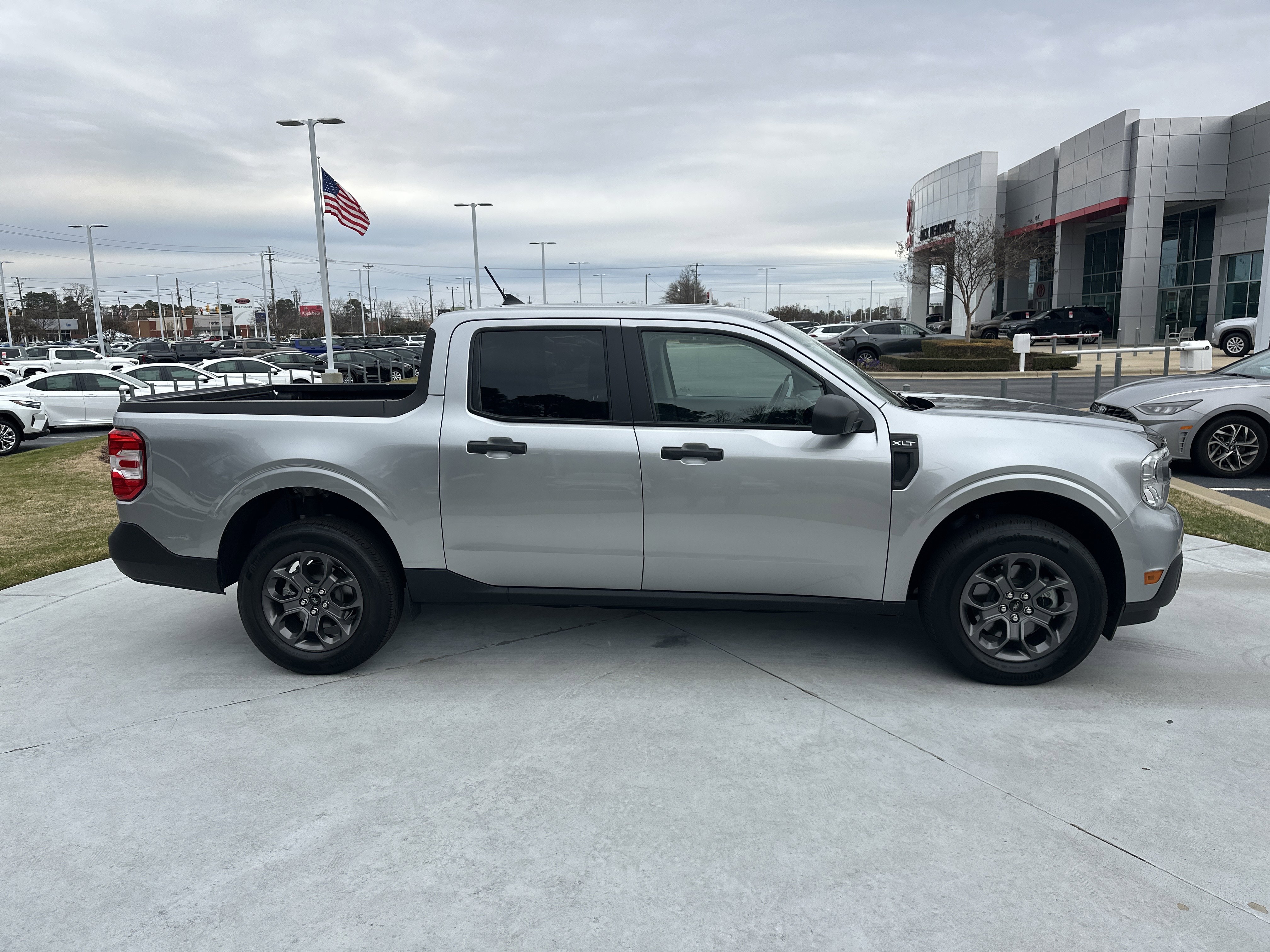 Used 2023 Ford Maverick XLT image 11
