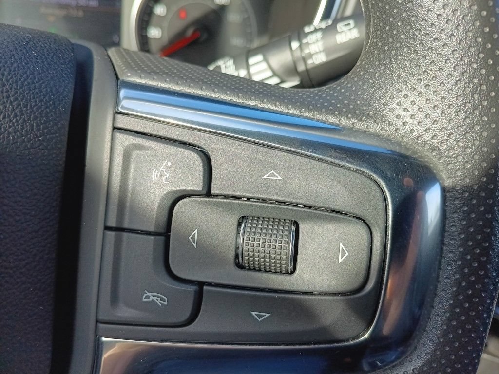 Used 2025 Chevrolet Blazer LT AWD/4WD image 6