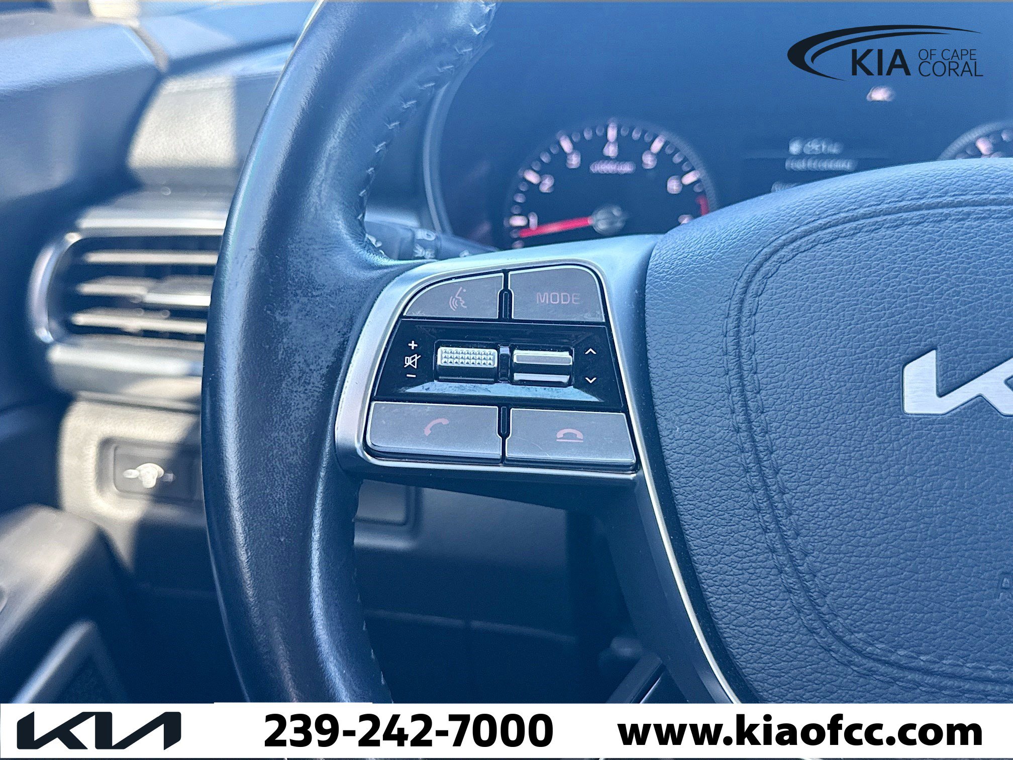 Used 2022 Kia Telluride LX image 37