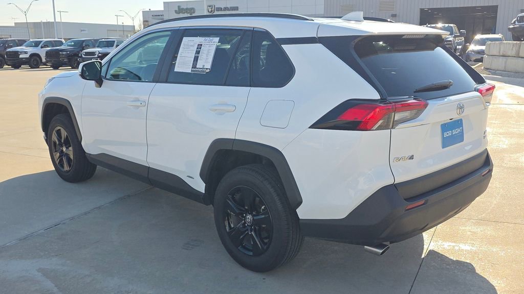 Used 2025 Toyota RAV4 XLE image 3