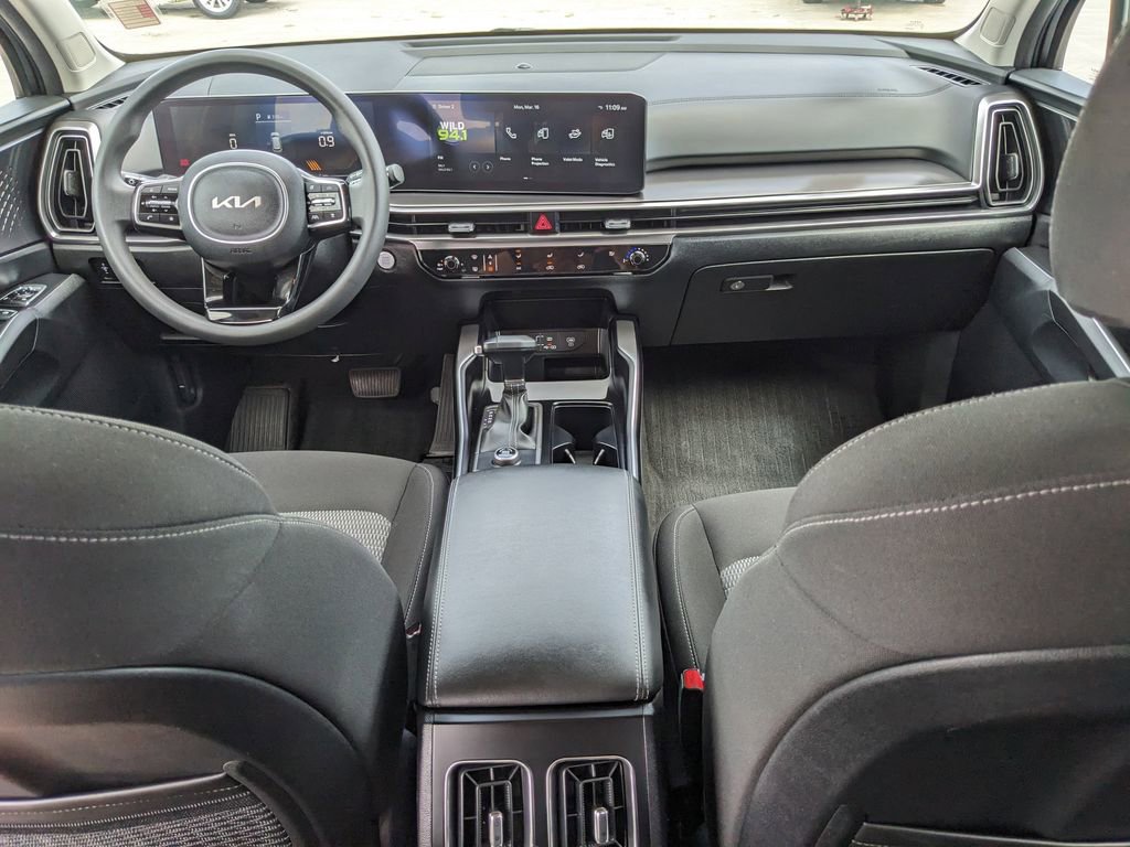 Certified 2024 Kia Sorento LX image 14