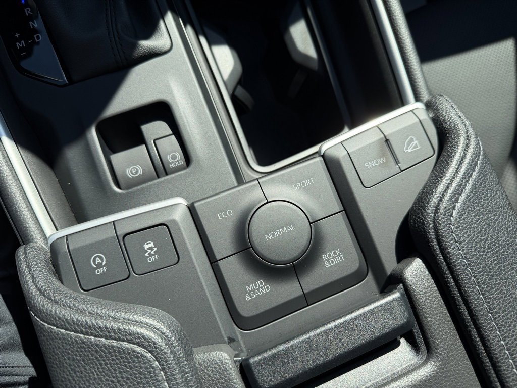 Certified 2025 Toyota Grand Highlander AWD image 15
