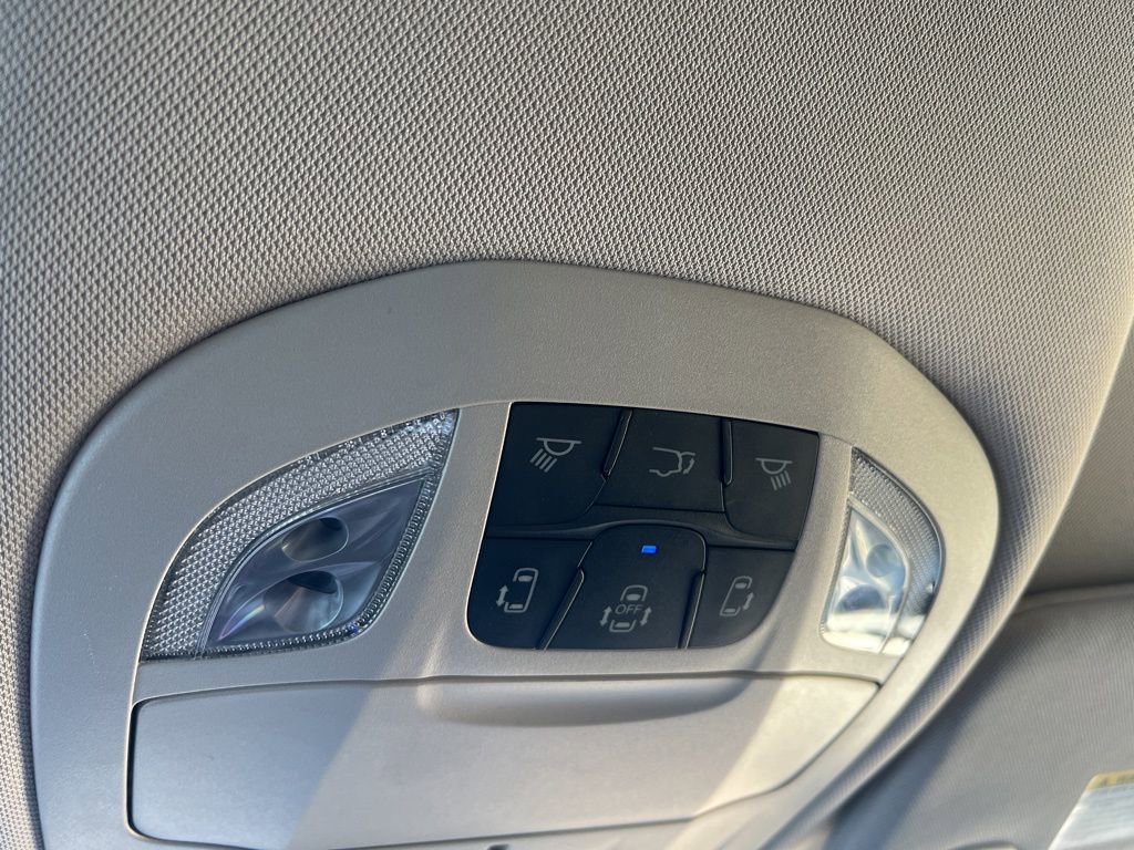 Used 2024 Chrysler Pacifica Touring-L image 25