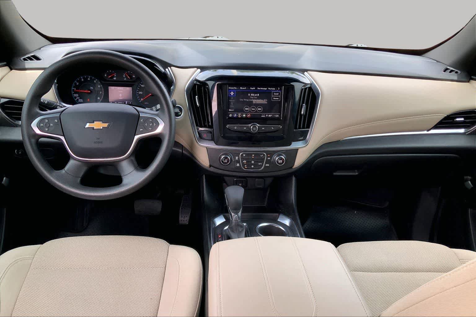 Used 2023 Chevrolet Traverse LS FWD image 16