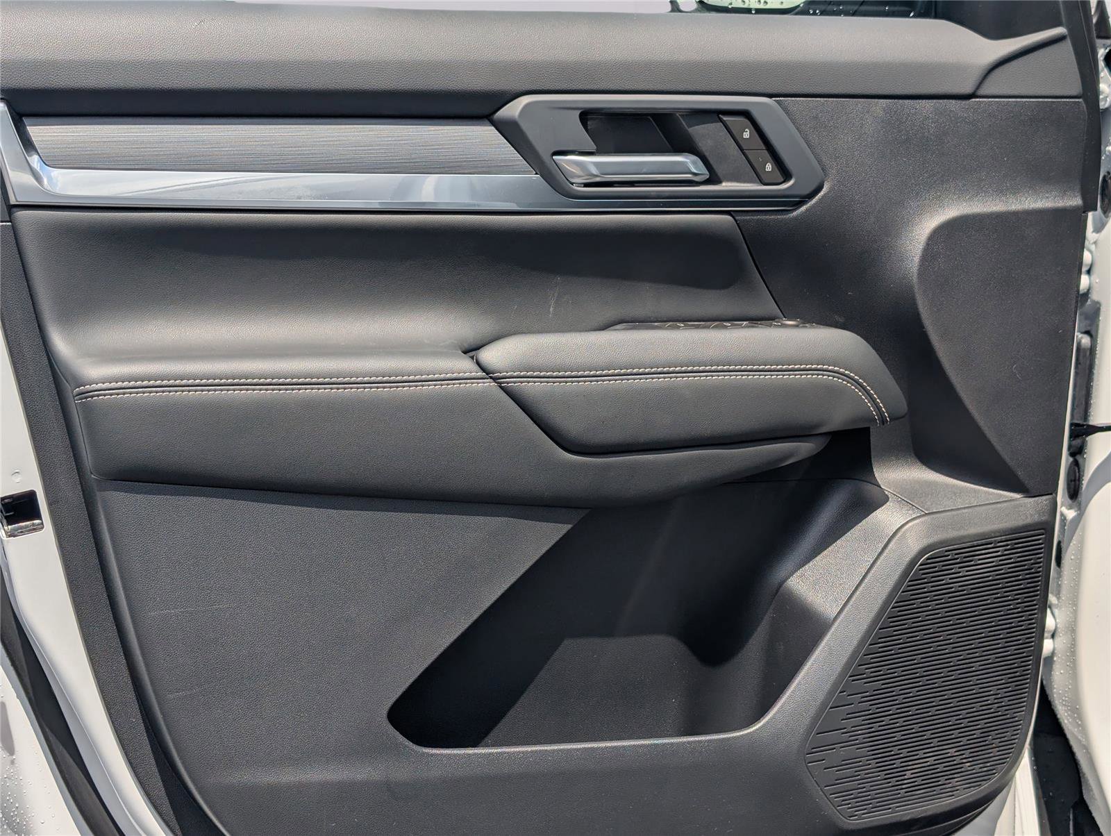 New 2026 GMC Terrain Elevation w/ Black Edition FWD image 32