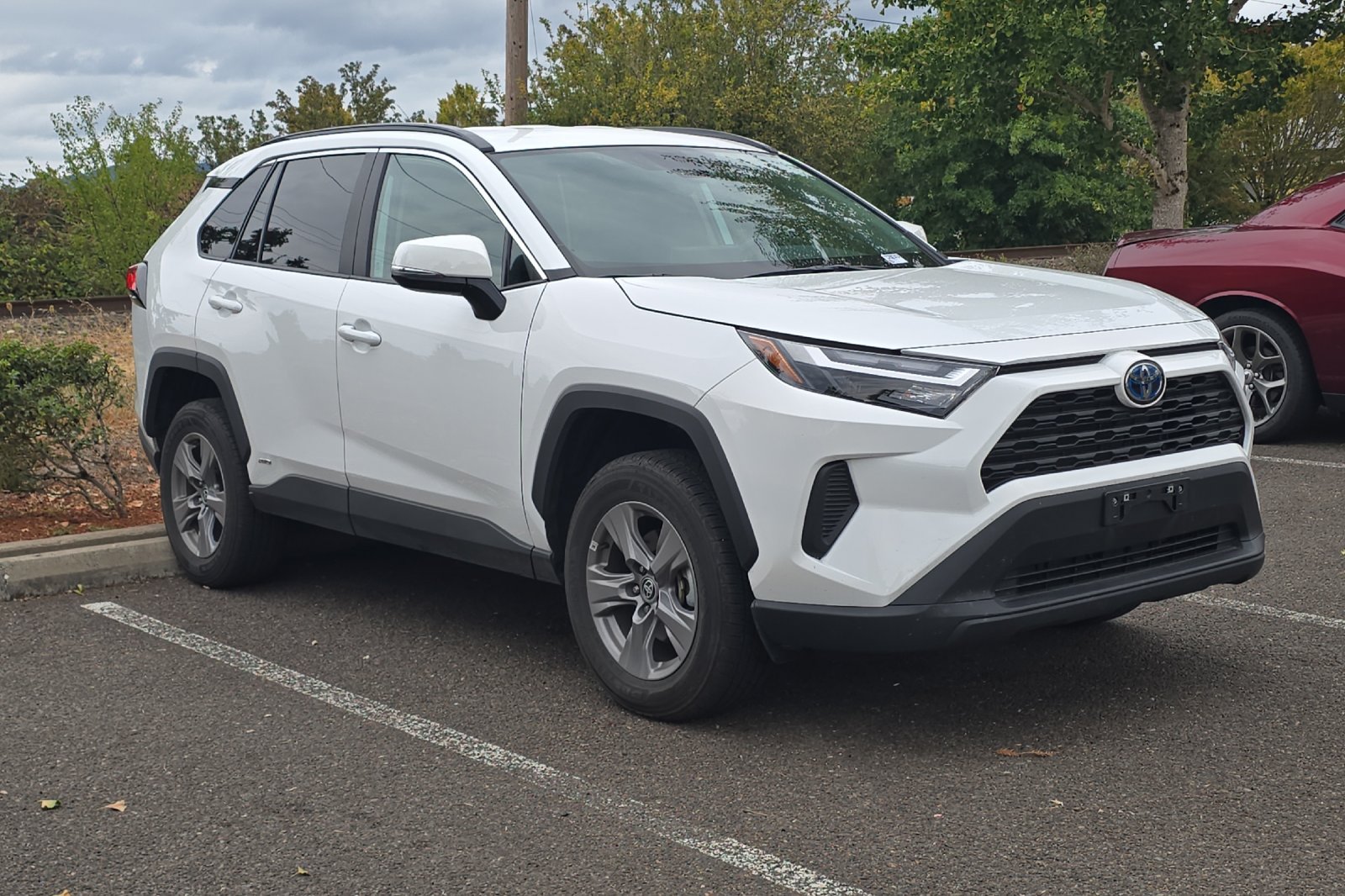 Certified 2024 Toyota RAV4 LE AWD/4WD image 2