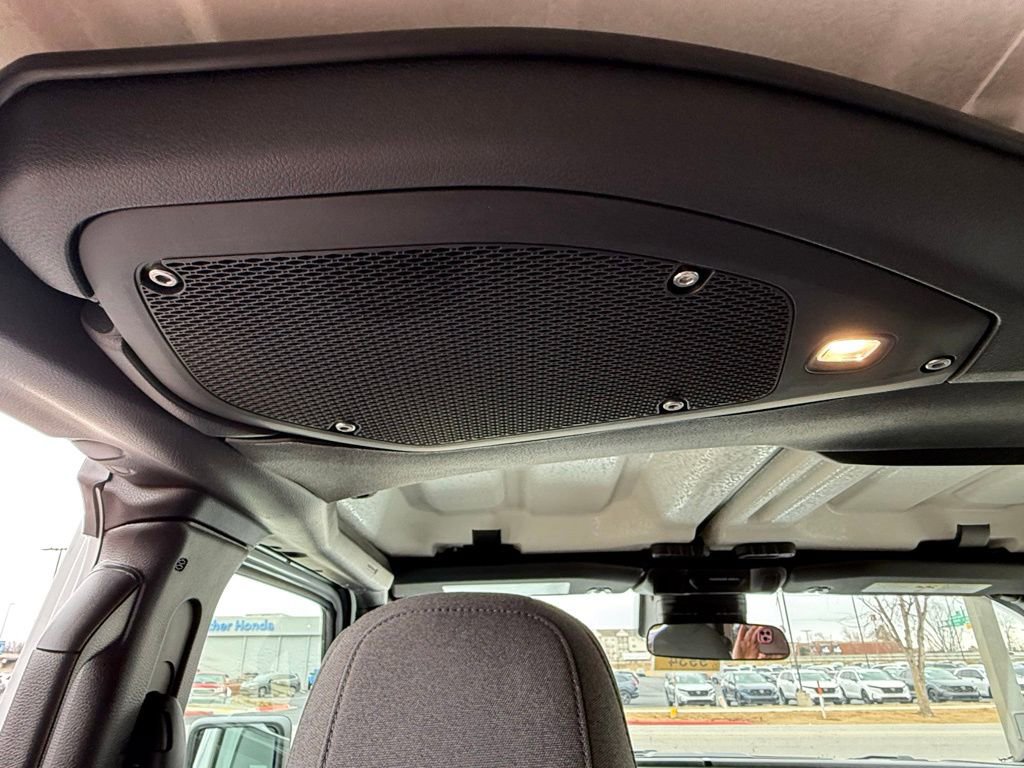 Used 2025 Jeep Gladiator Sport image 38