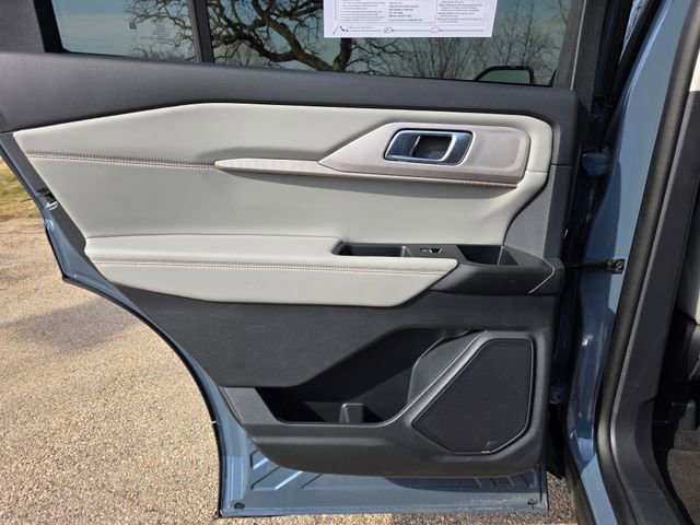 Used 2025 Ford Explorer Active w/ Active Comfort Package image 35