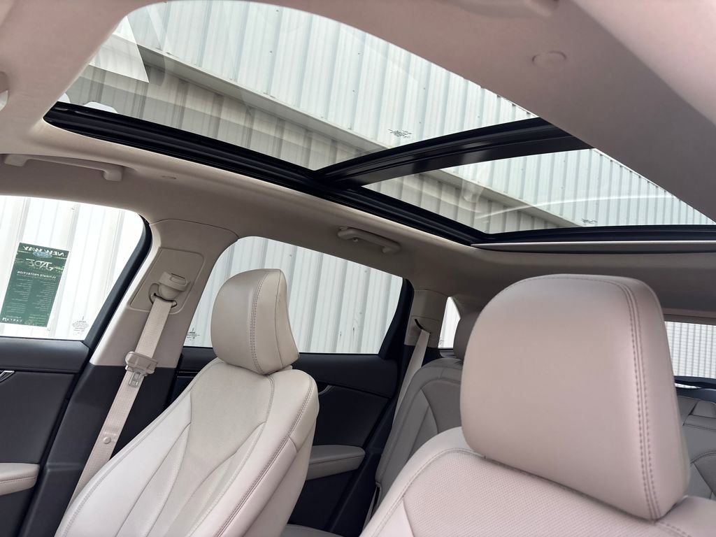 Used 2022 Lincoln Nautilus Reserve w/ Equipment Group 201A image 27