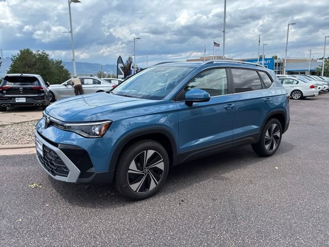New 2026 Volkswagen Taos SE AWD/4WD image 3