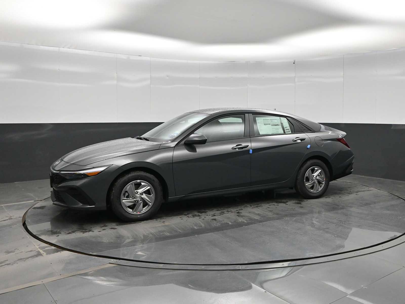 New 2026 Hyundai Elantra SE FWD image 4