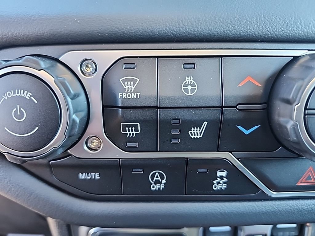 New 2026 Jeep Wrangler Unlimited Sahara AWD/4WD image 34