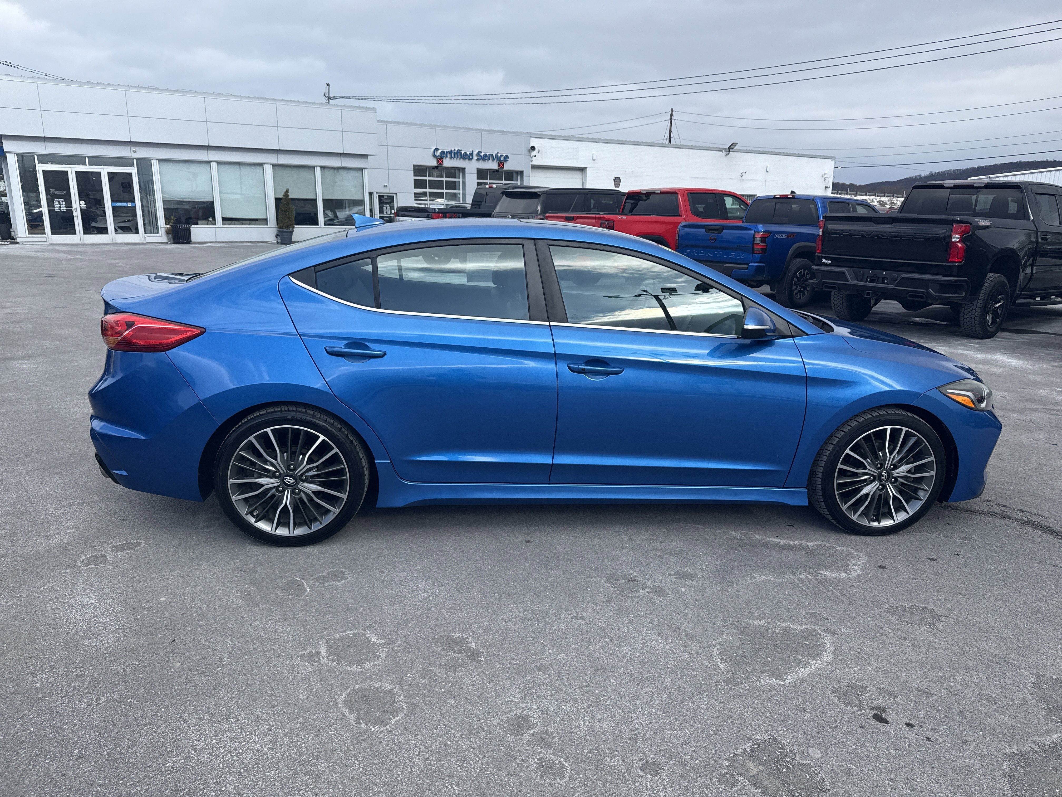 Used 2017 Hyundai Elantra Sport w/ Sport Premium Package 06 video 2