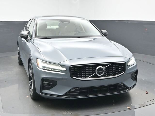 Used 2024 Volvo S60 B5 Ultimate image 2