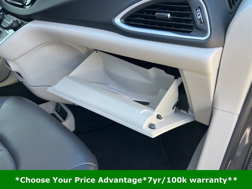 Certified 2023 Chrysler Pacifica Touring-L image 28