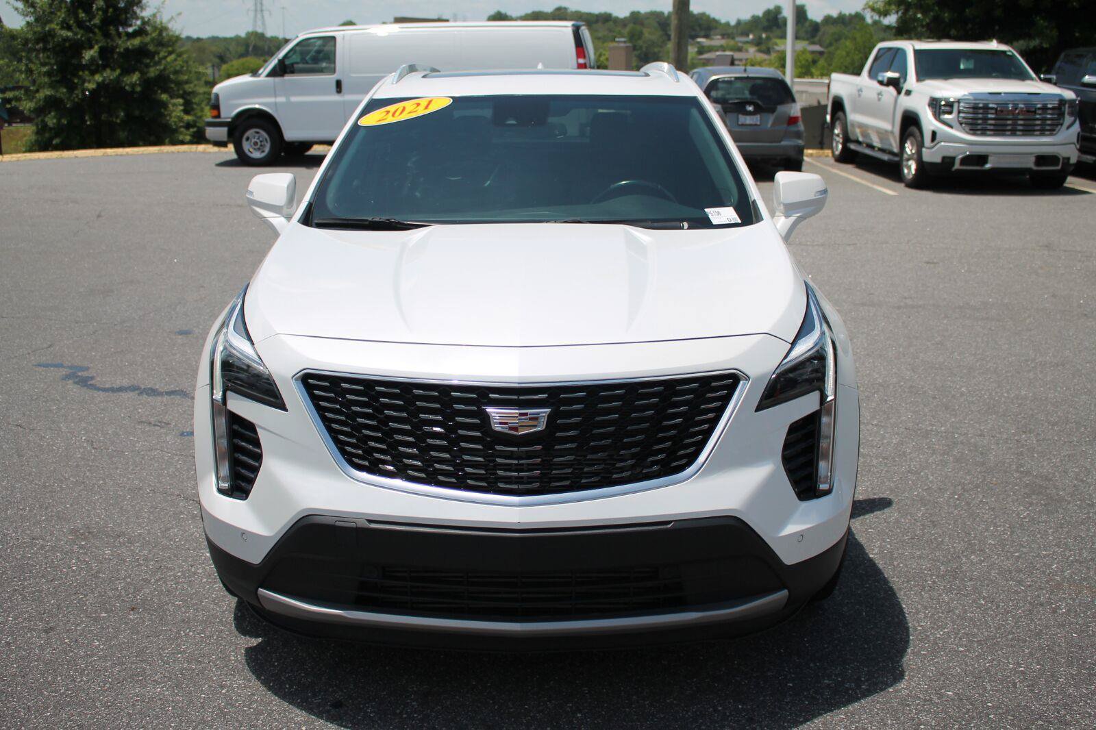 Used 2021 Cadillac XT4 Premium Luxury AWD/4WD image 3