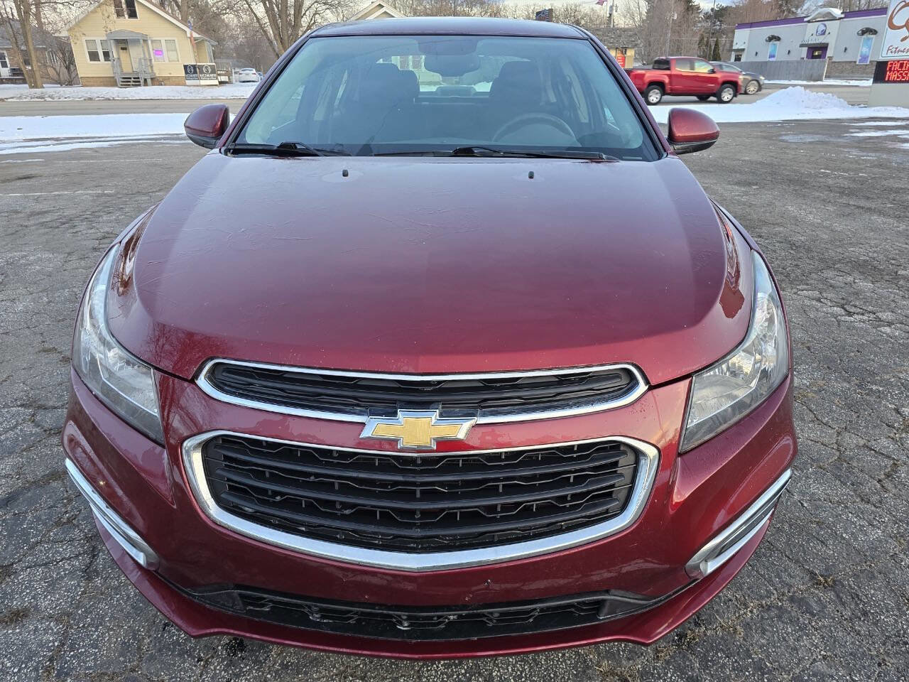 Used 2015 Chevrolet Cruze LT image 2