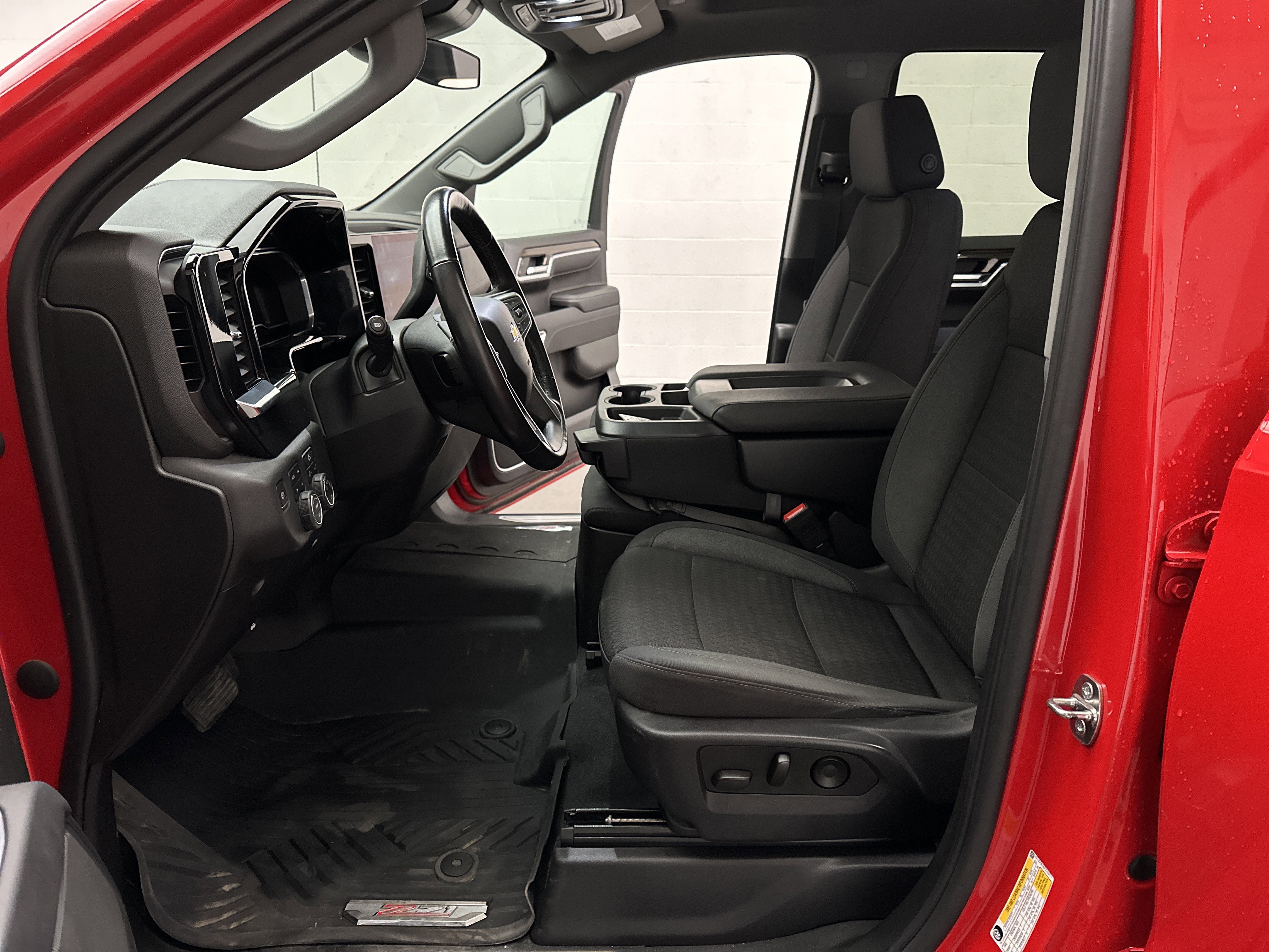 Used 2023 Chevrolet Silverado 1500 LT image 15