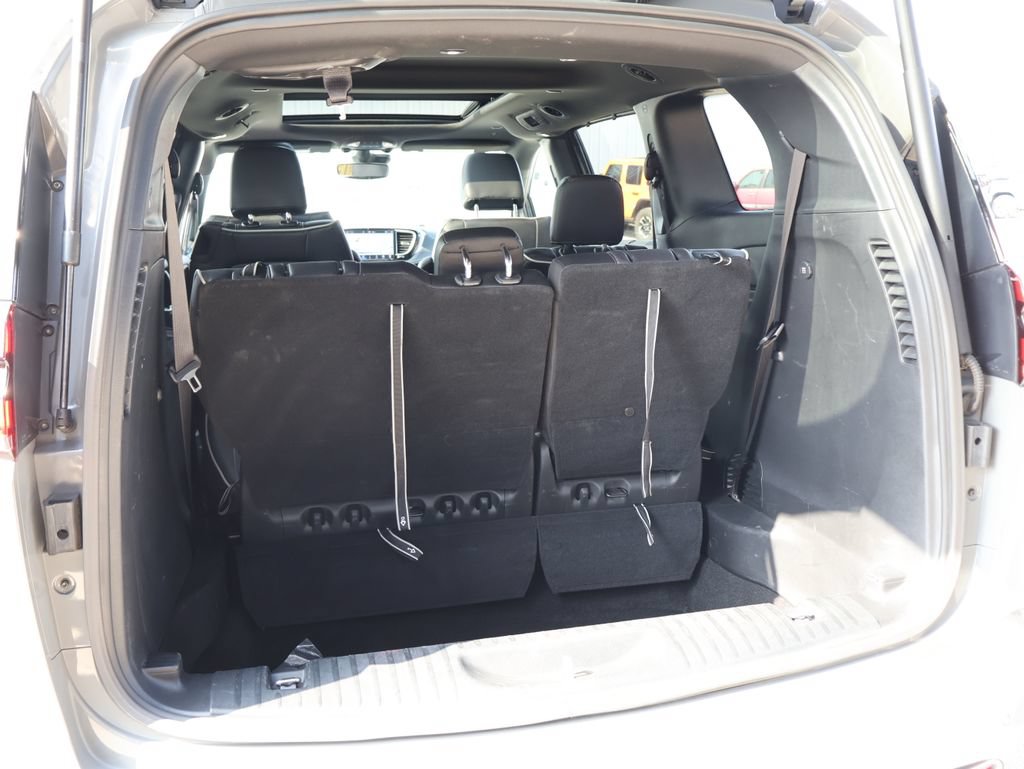 Used 2025 Chrysler Pacifica Limited FWD image 15