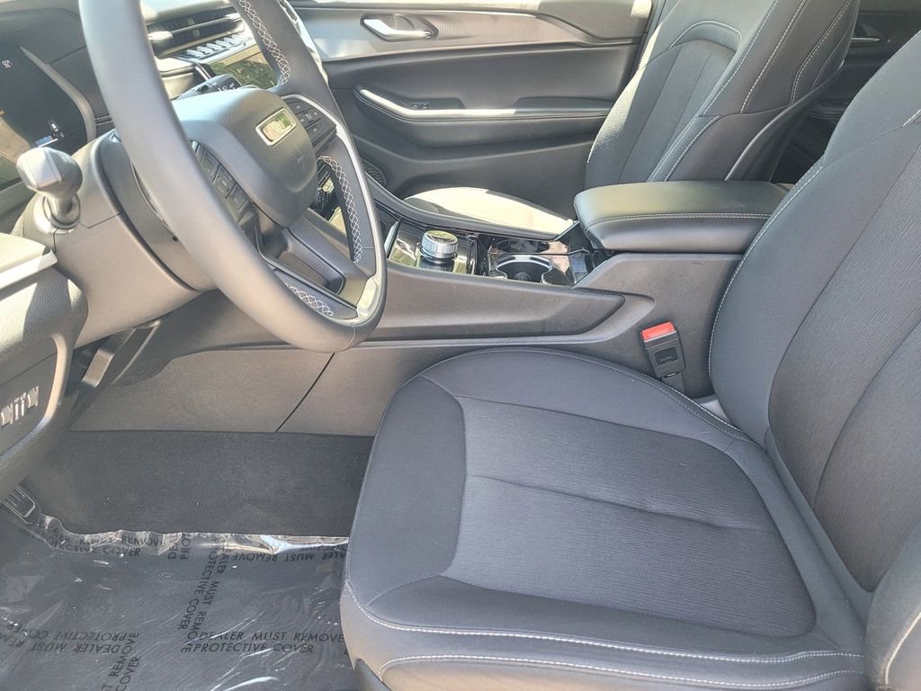 Used 2023 Jeep Grand Cherokee L Laredo image 19
