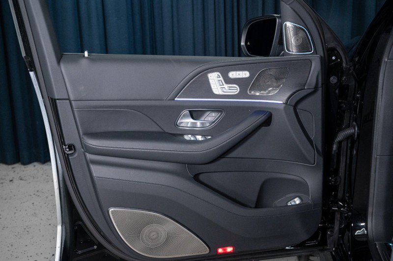 New 2025 Mercedes-Benz Maybach GLS 600 4MATIC image 13