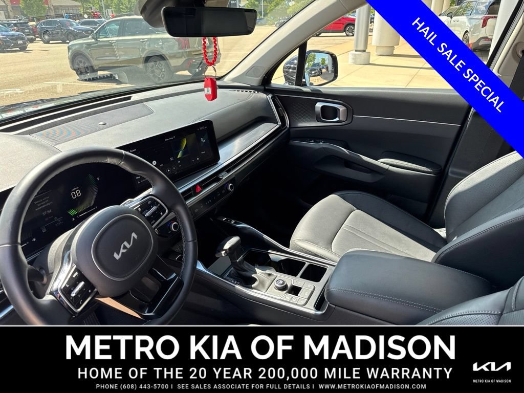 Used 2025 Kia Sorento EX FWD image 14