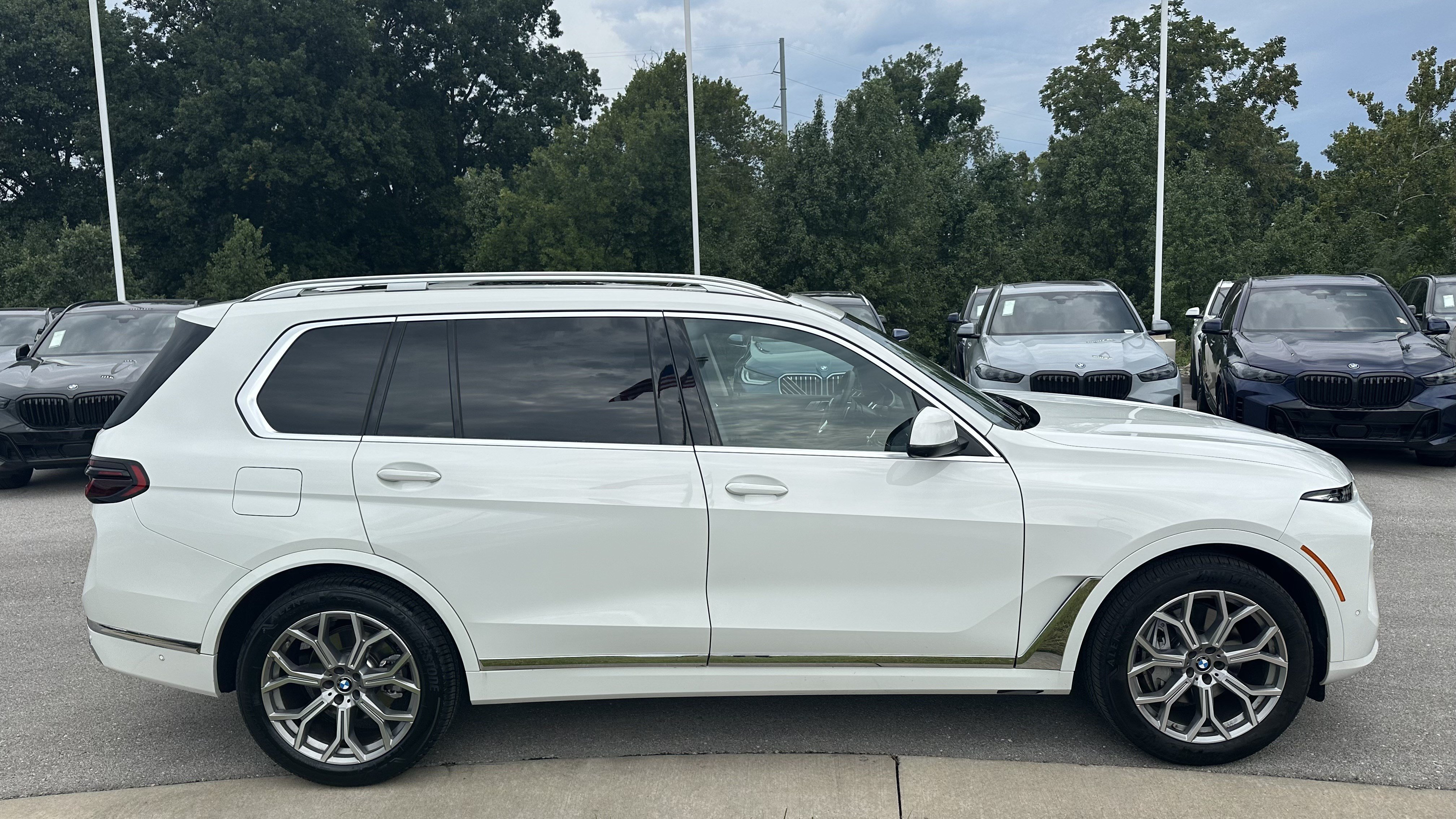 Certified 2026 BMW X7 xDrive40i AWD/4WD image 11