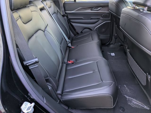 New 2026 Jeep Grand Cherokee Limited AWD/4WD image 31