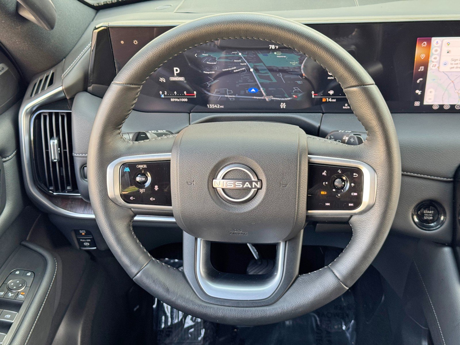 Used 2025 Nissan Armada SL AWD/4WD image 21