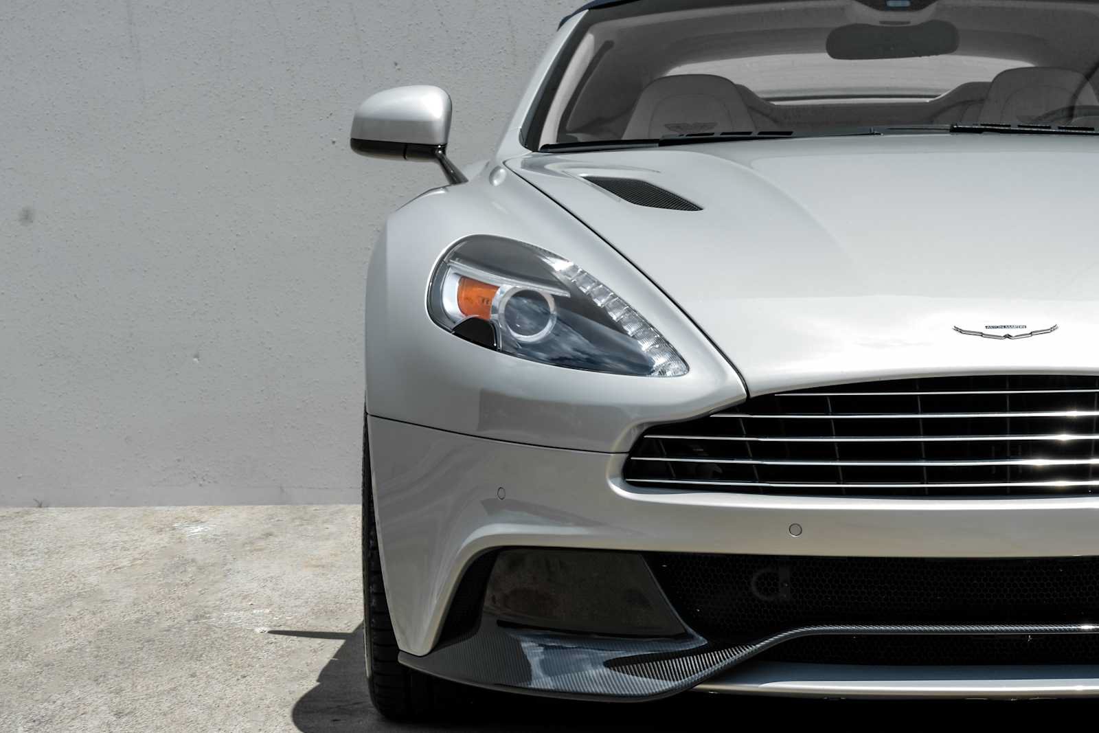 Used 2016 Aston Martin Vanquish Volante RWD image 43