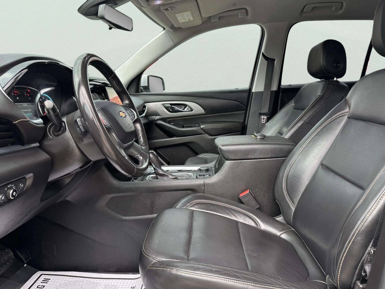 Used 2019 Chevrolet Traverse LT w/ LT Premium Package AWD/4WD image 11