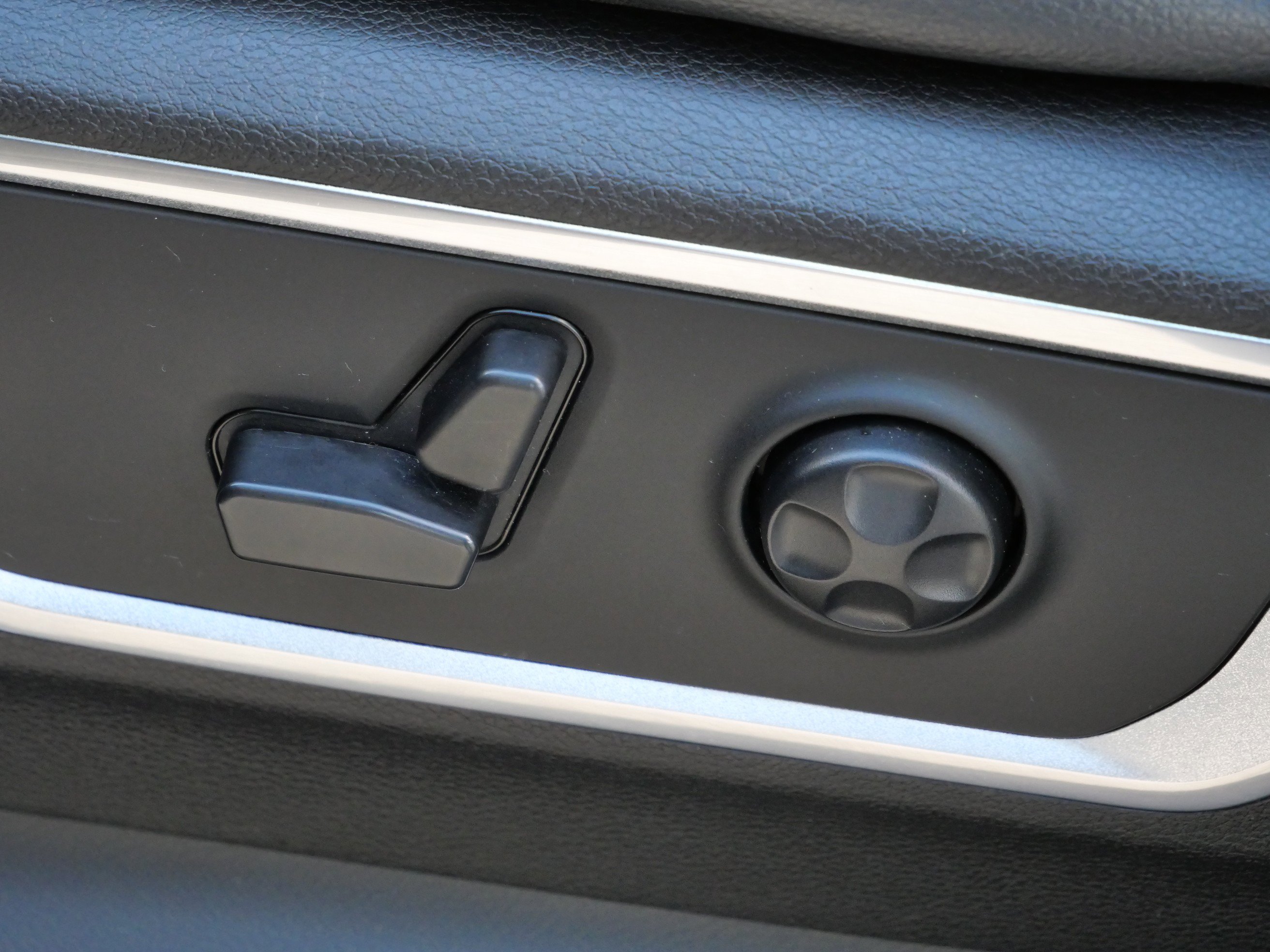 Used 2019 RAM 1500 Laramie image 18