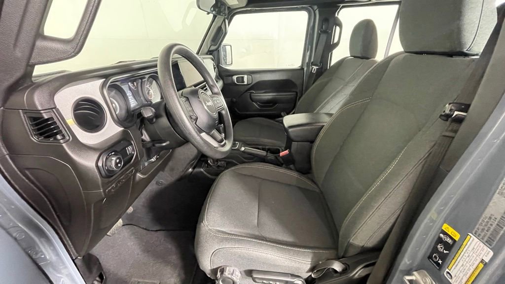 Certified 2024 Jeep Gladiator Sport AWD/4WD image 6