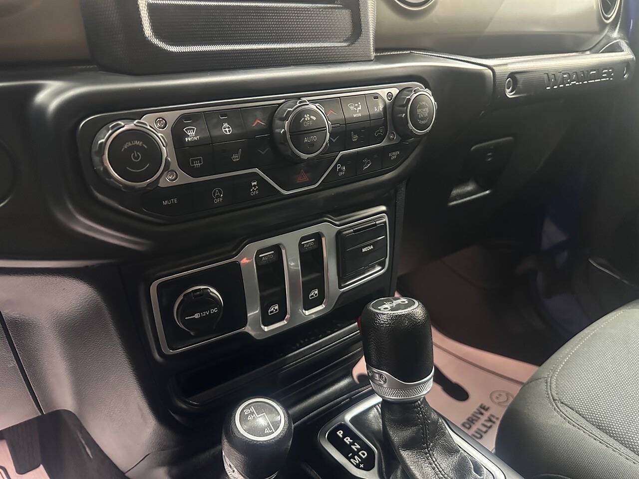 Used 2018 Jeep Wrangler Sport AWD/4WD image 19