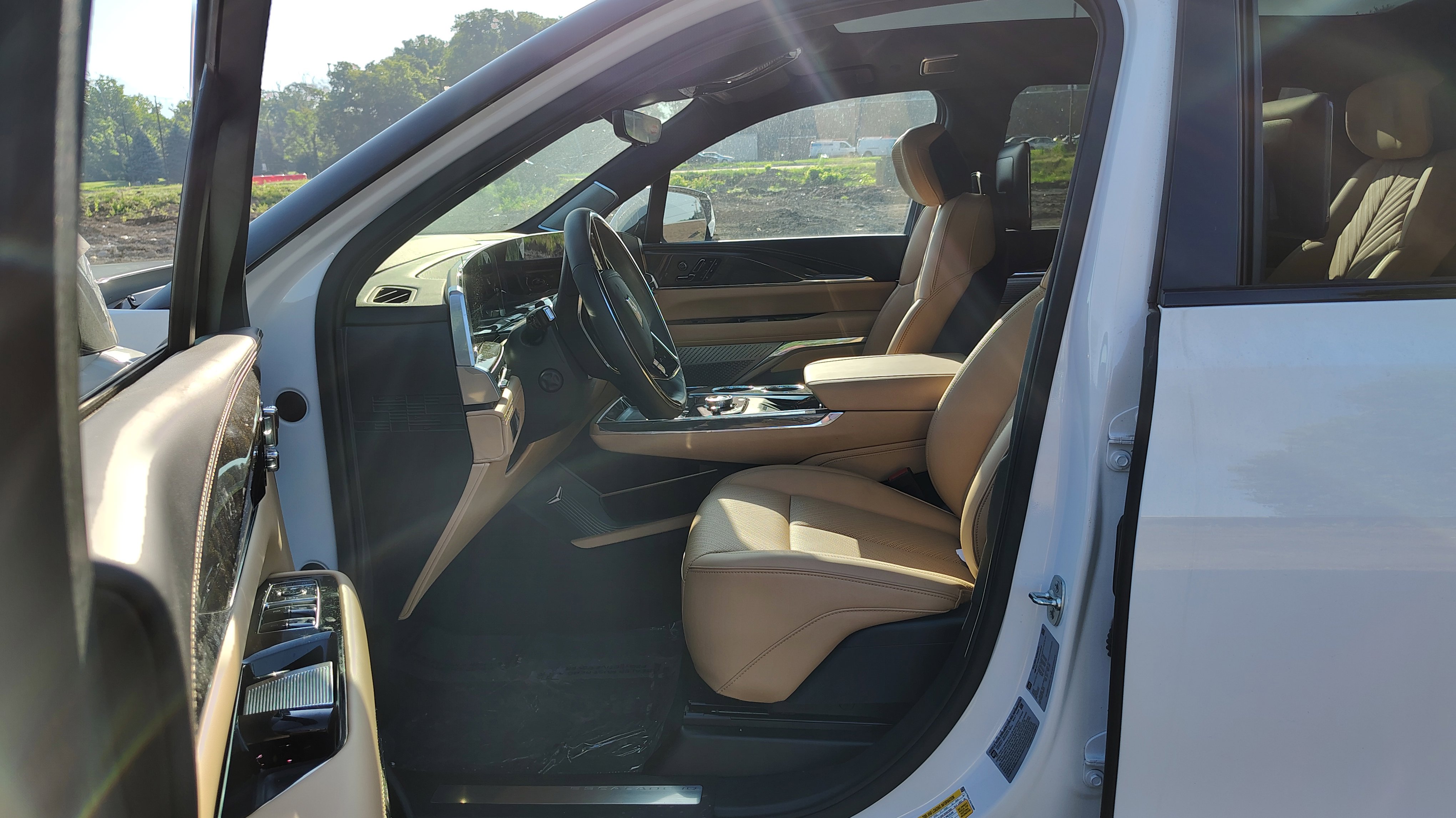 New 2025 Cadillac Escalade IQ Luxury 2 image 9