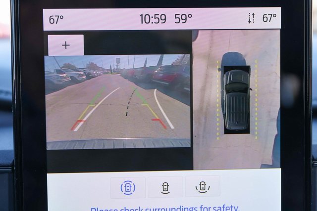 Used 2022 Ford Explorer Platinum w/ Technology Package image 39