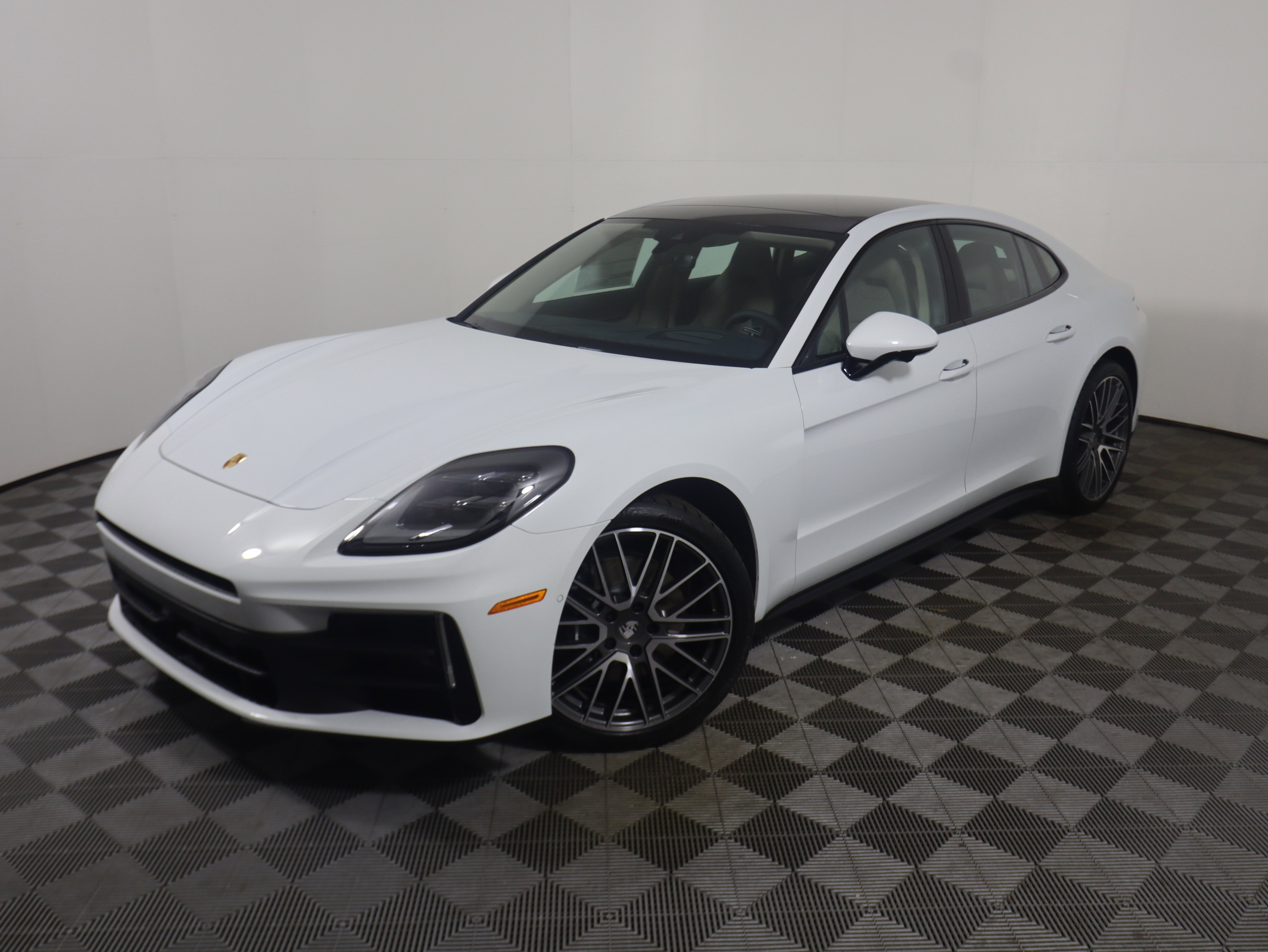 New 2026 Porsche Panamera image 1