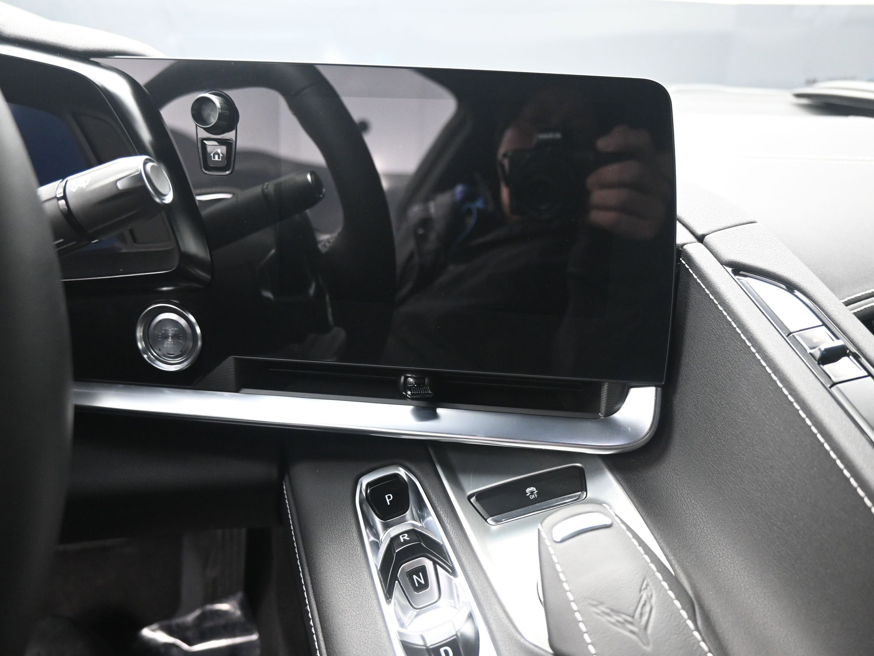 Certified 2025 Chevrolet Corvette Stingray Coupe w/ 1LT image 15