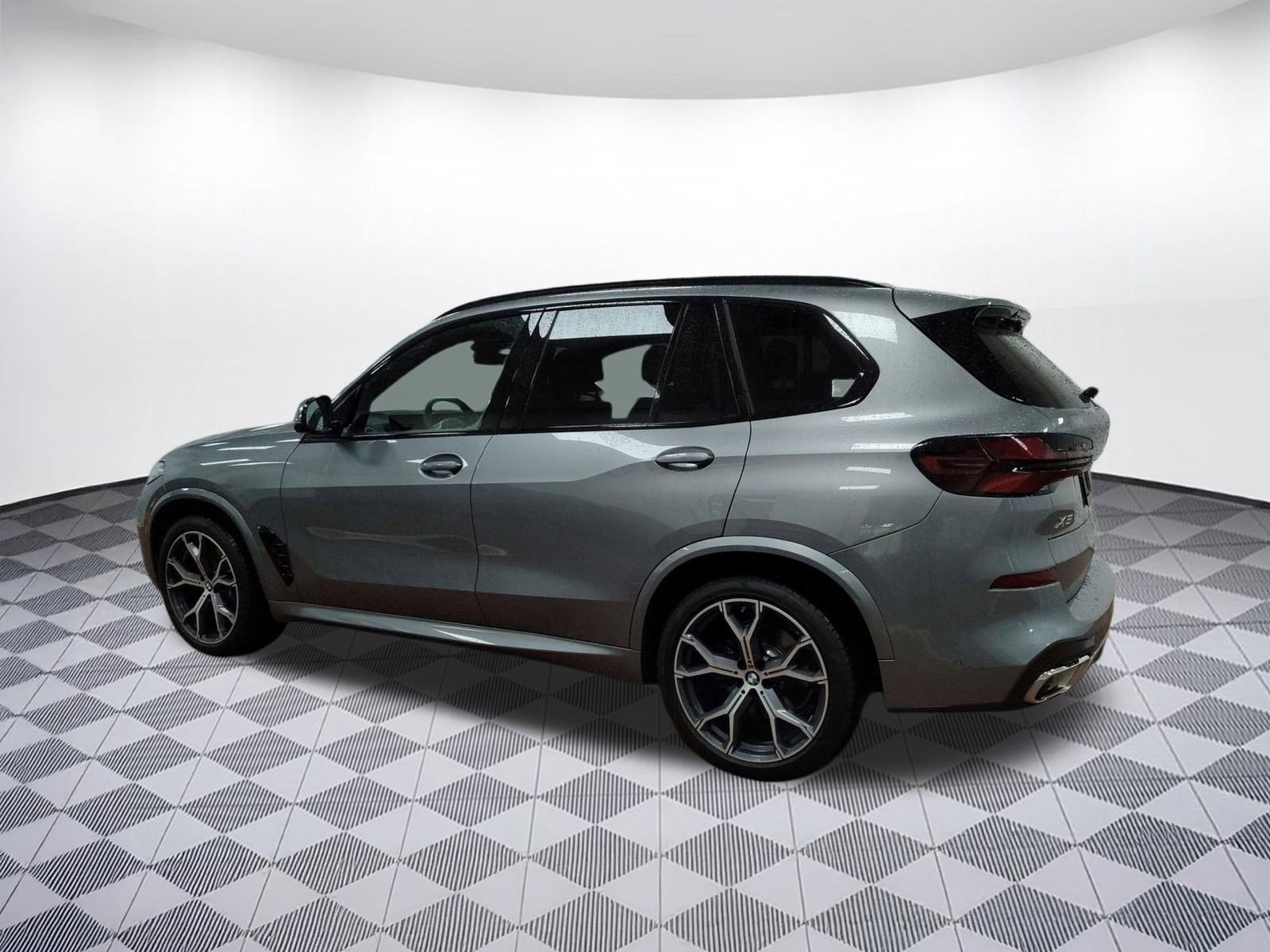 Certified 2024 BMW X5 xDrive40i image 3