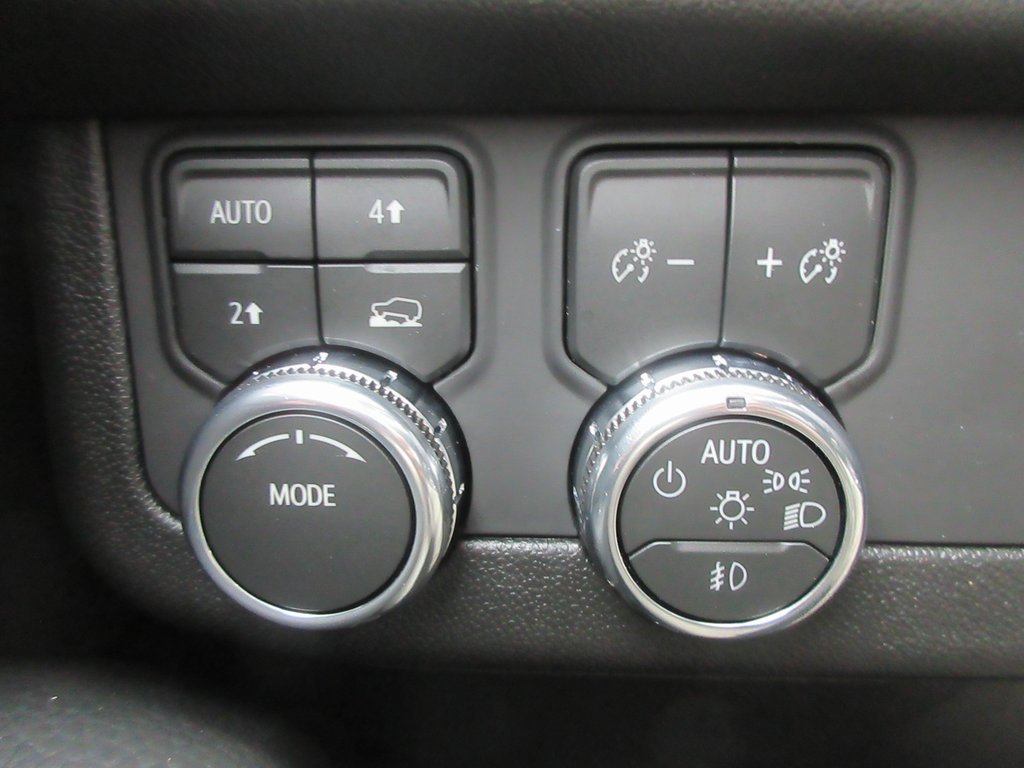 New 2026 GMC Yukon XL Denali w/ Sun & Power Step Package image 19