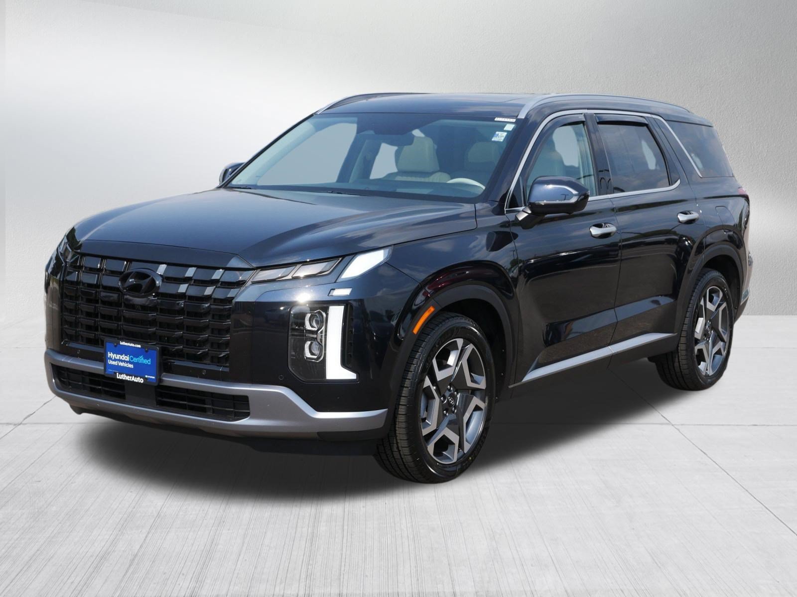 Certified 2023 Hyundai Palisade Limited w/ Cargo Package AWD/4WD image 3