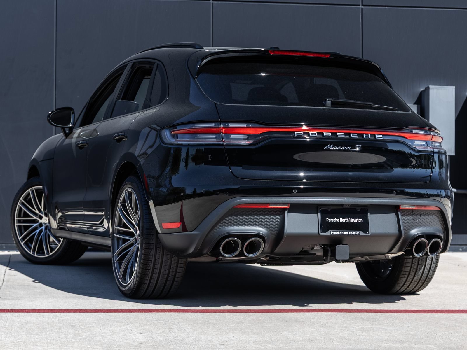 Certified 2026 Porsche Macan S AWD/4WD image 3