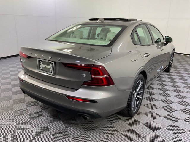 Used 2021 Volvo S60 T5 Momentum FWD image 6
