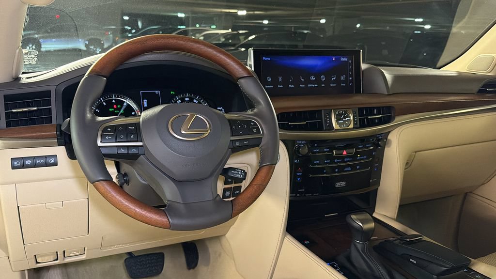 Used 2021 Lexus LX 570 4WD w/ Luxury Package image 20