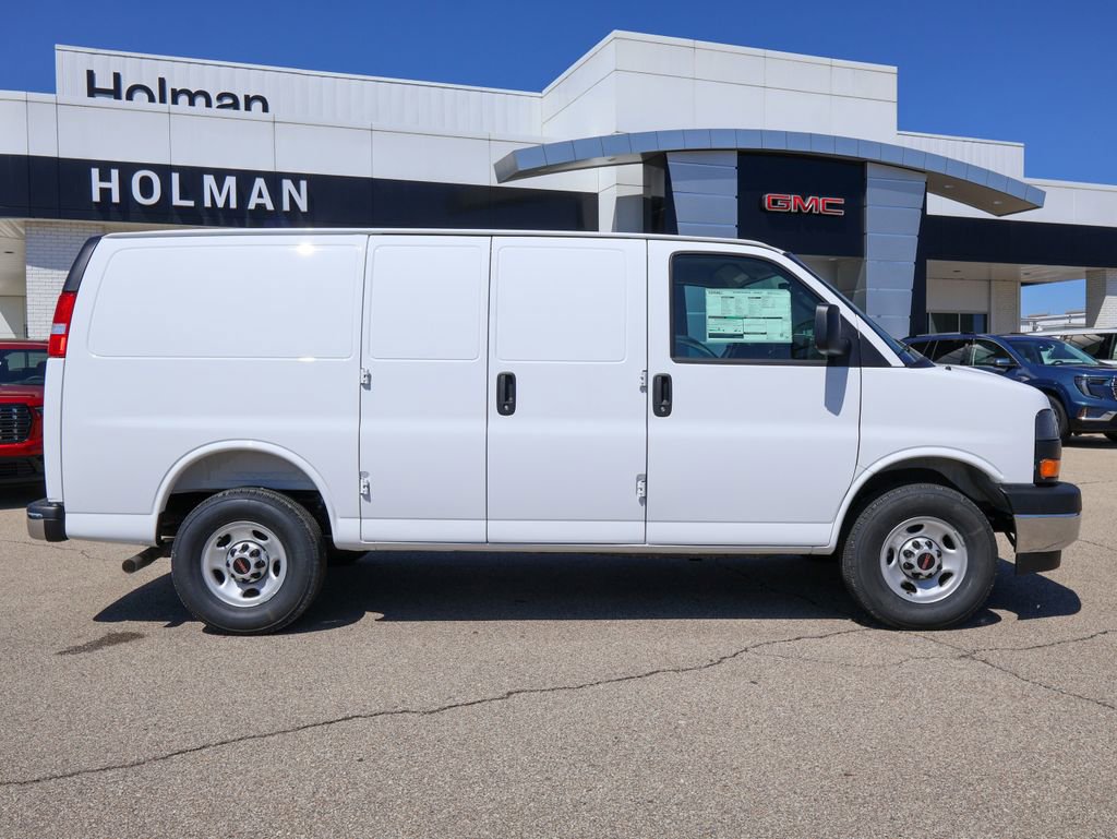 New 2026 GMC Savana 2500 image 2