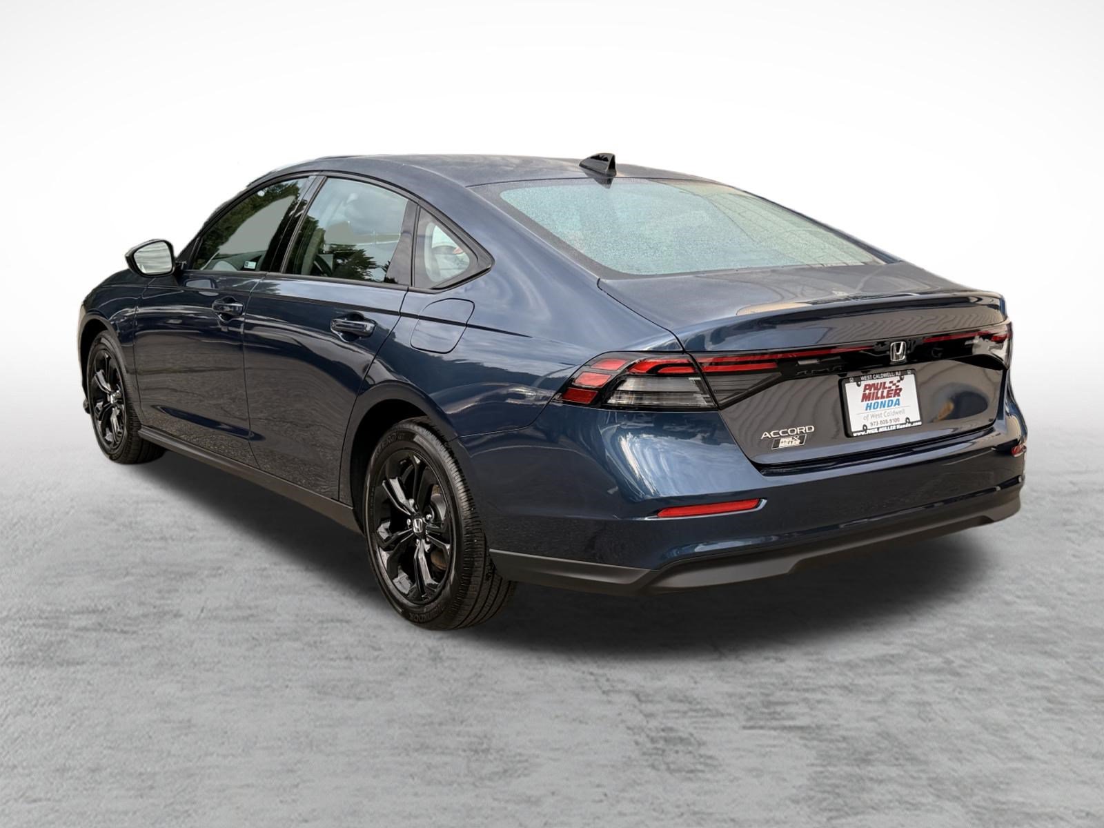 Certified 2025 Honda Accord SE image 4
