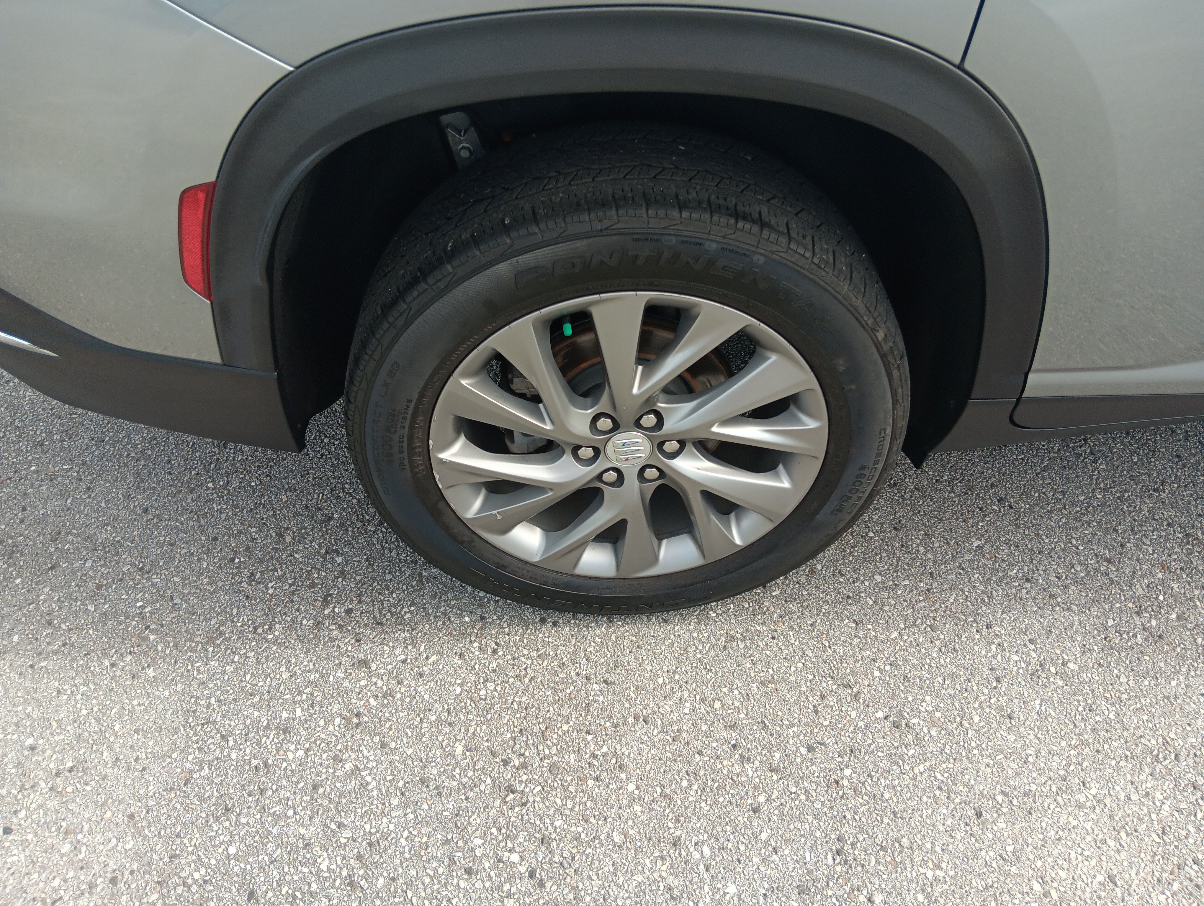 Used 2025 Buick Enclave Preferred AWD/4WD image 6