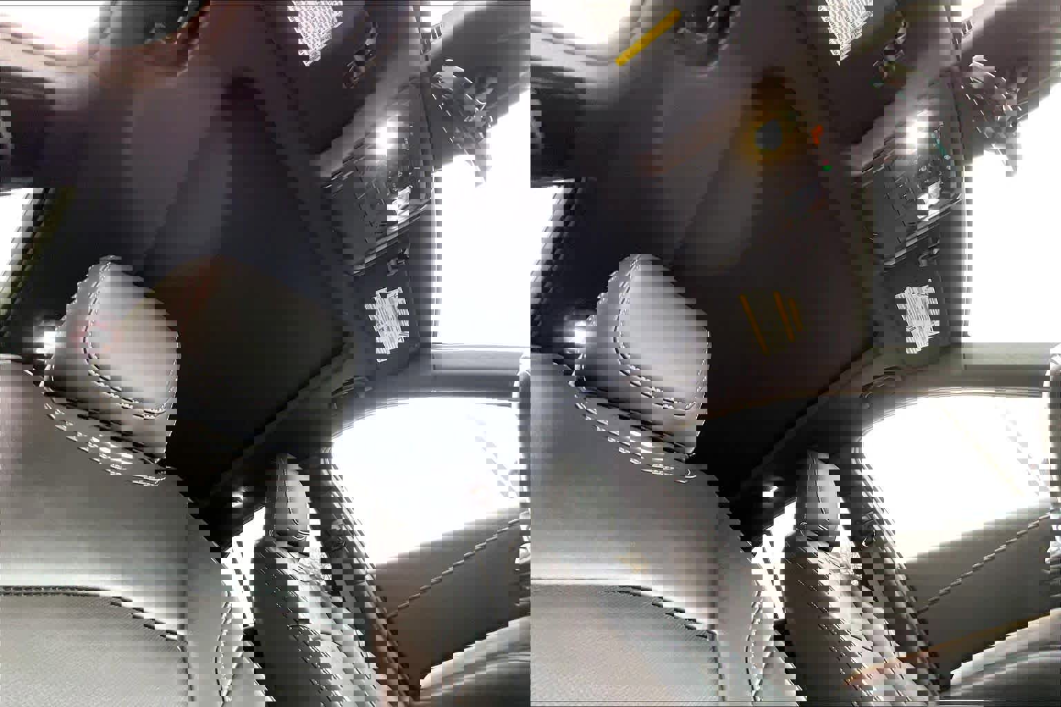 Used 2024 Cadillac XT4 Premium Luxury w/ Technology Package image 13