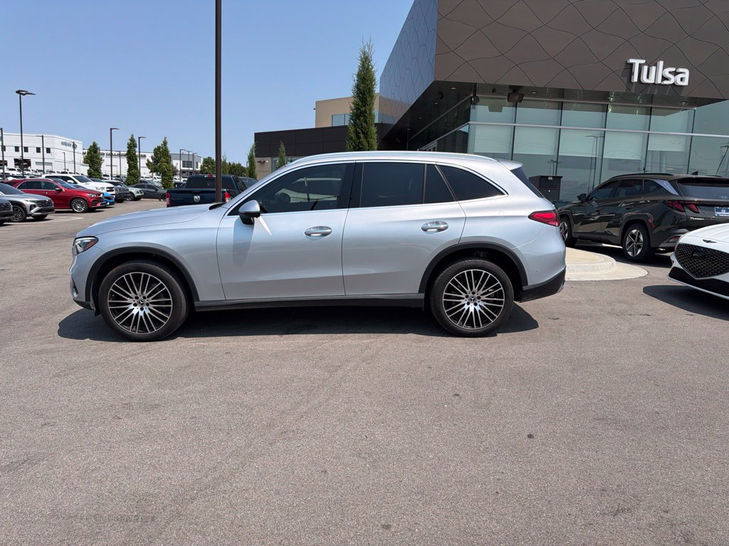 Used 2023 Mercedes-Benz GLC 300 4MATIC image 1